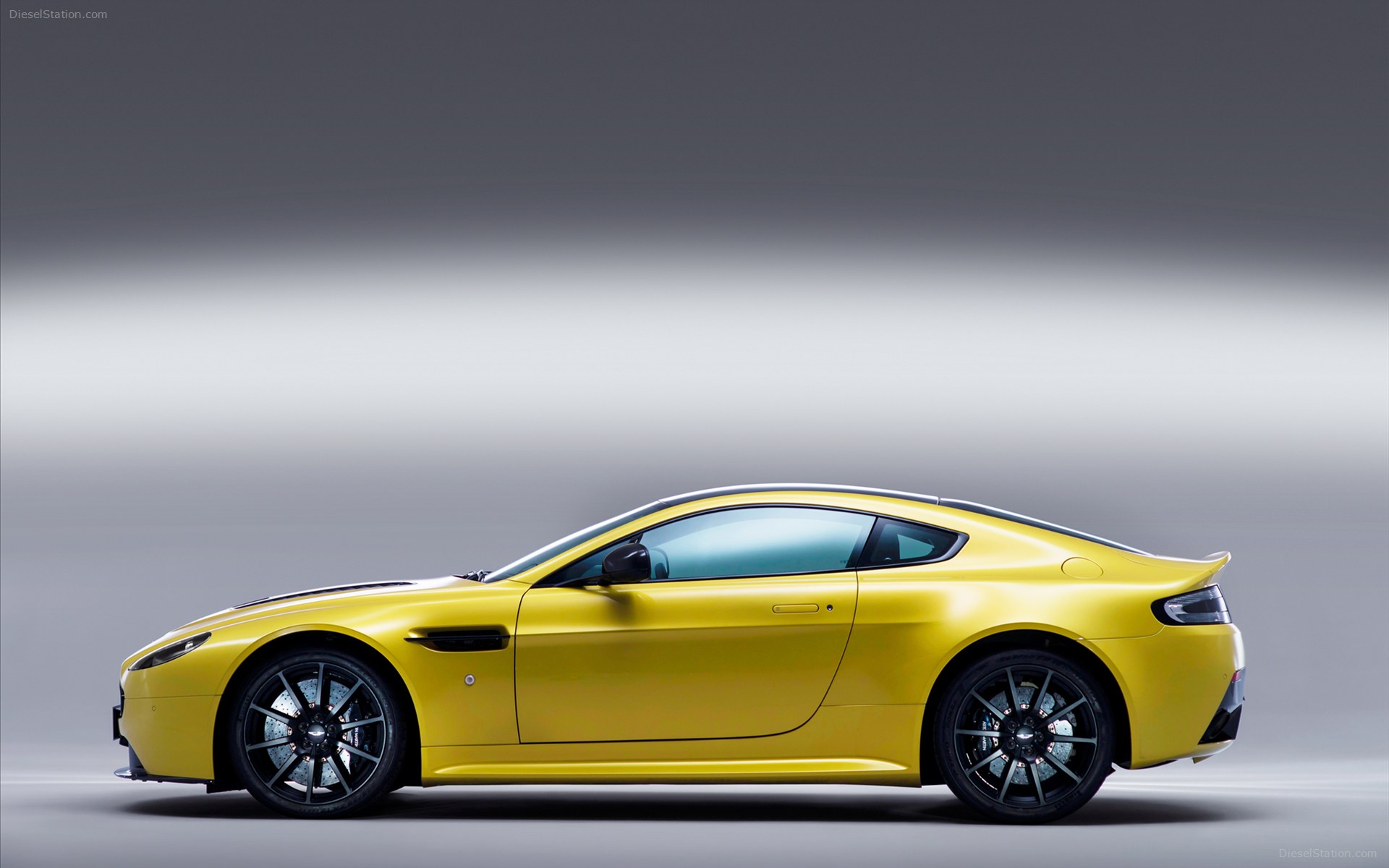 Aston Martin V12 Vantage S 2014